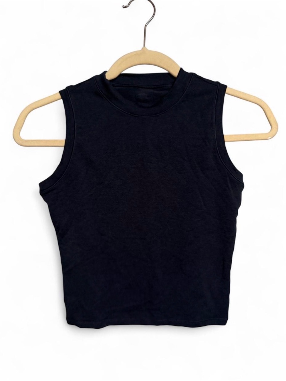 Vuori Mock Neck Sleeveless Crop Tank